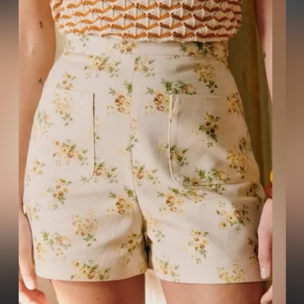 Sezane Kenny floral high waisted shorts- worn twice!